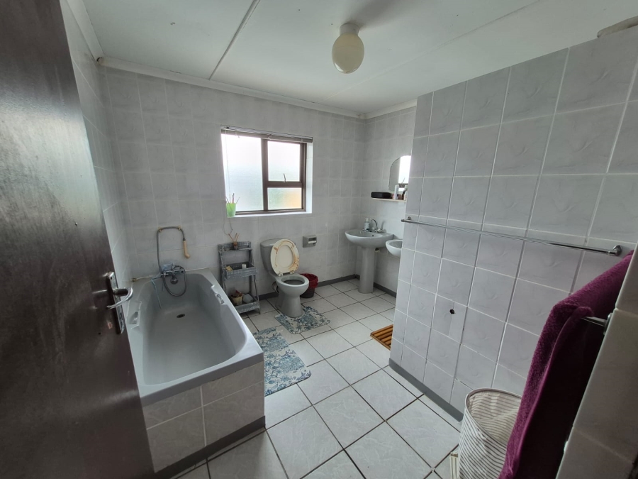 7 Bedroom Property for Sale in Dana Bay Western Cape